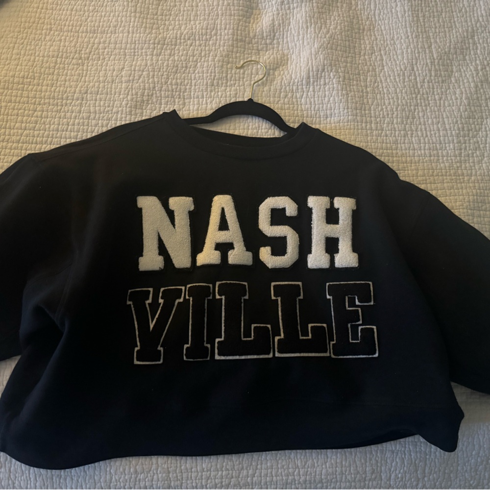 Medium Judith March Nashville sweatshirt
